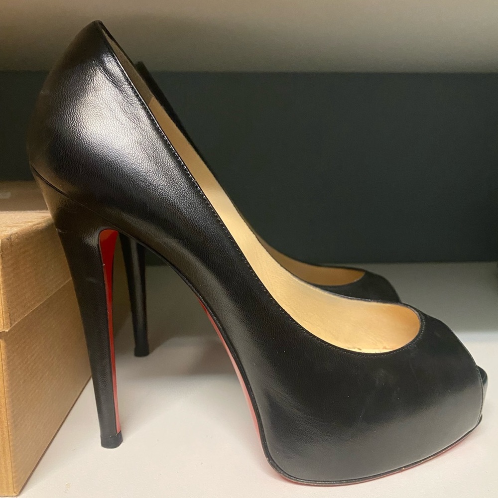 AUTHENTIC Christian Louboutin Vendome 120
Platform High Heels - BLACK leather.
